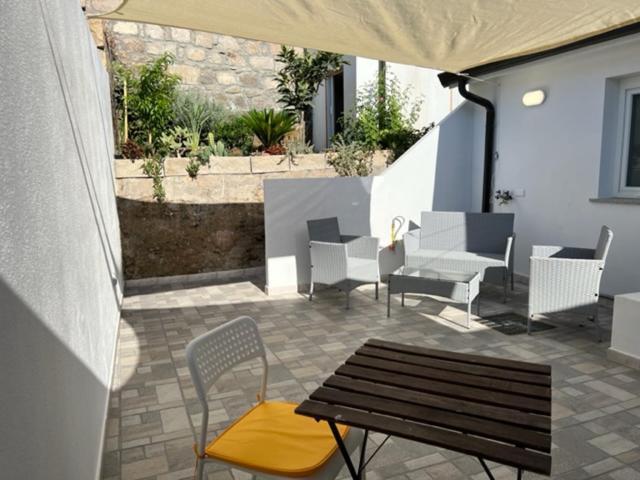 Casa Sylvia Daire SantʼAntìoco Dış mekan fotoğraf